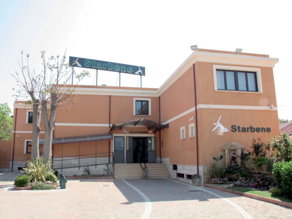Starbene—Esterno